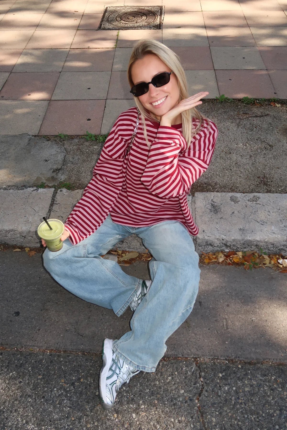 Pullover damski z luźnym krojem i długimi rękawami | L&V - 2 - Livia-Moda