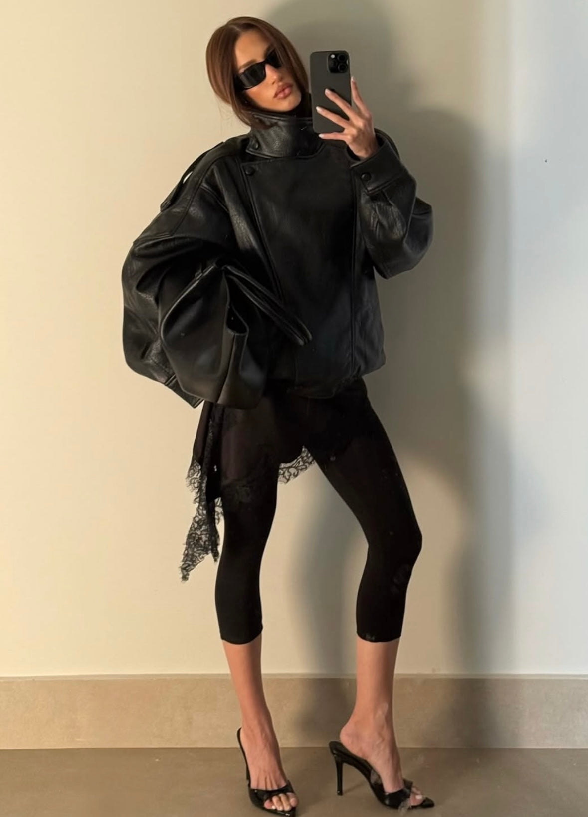 Kurtka damska Oversized z wysokim kołnierzem i zapięciem | L&V - 6 - Livia-Moda