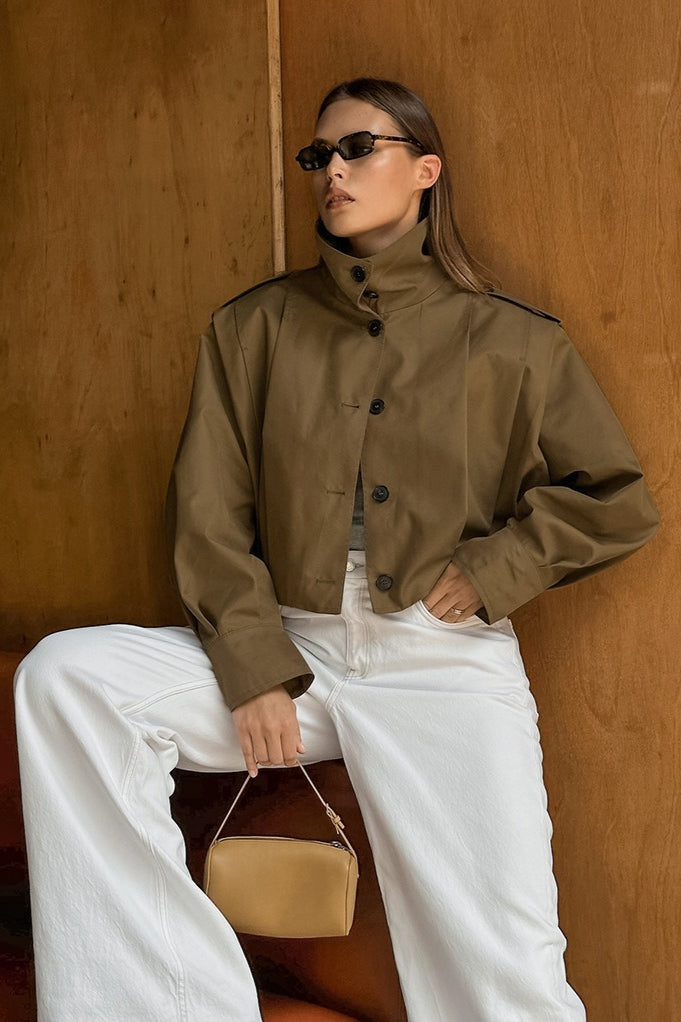 Kurtka Damska Oversized z Balonowymi Rękawami i Zapięciem na Guziki | L&V - 4 - Livia-Moda