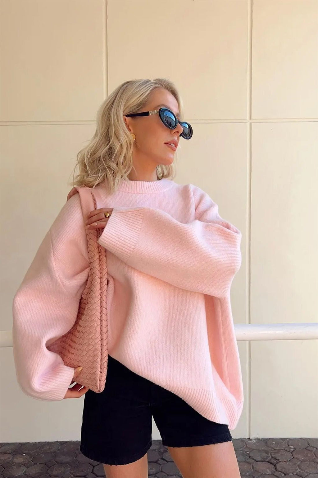 Pullover damski z luźnym krojem i długimi rękawami | L&V - 1 - Livia-Moda