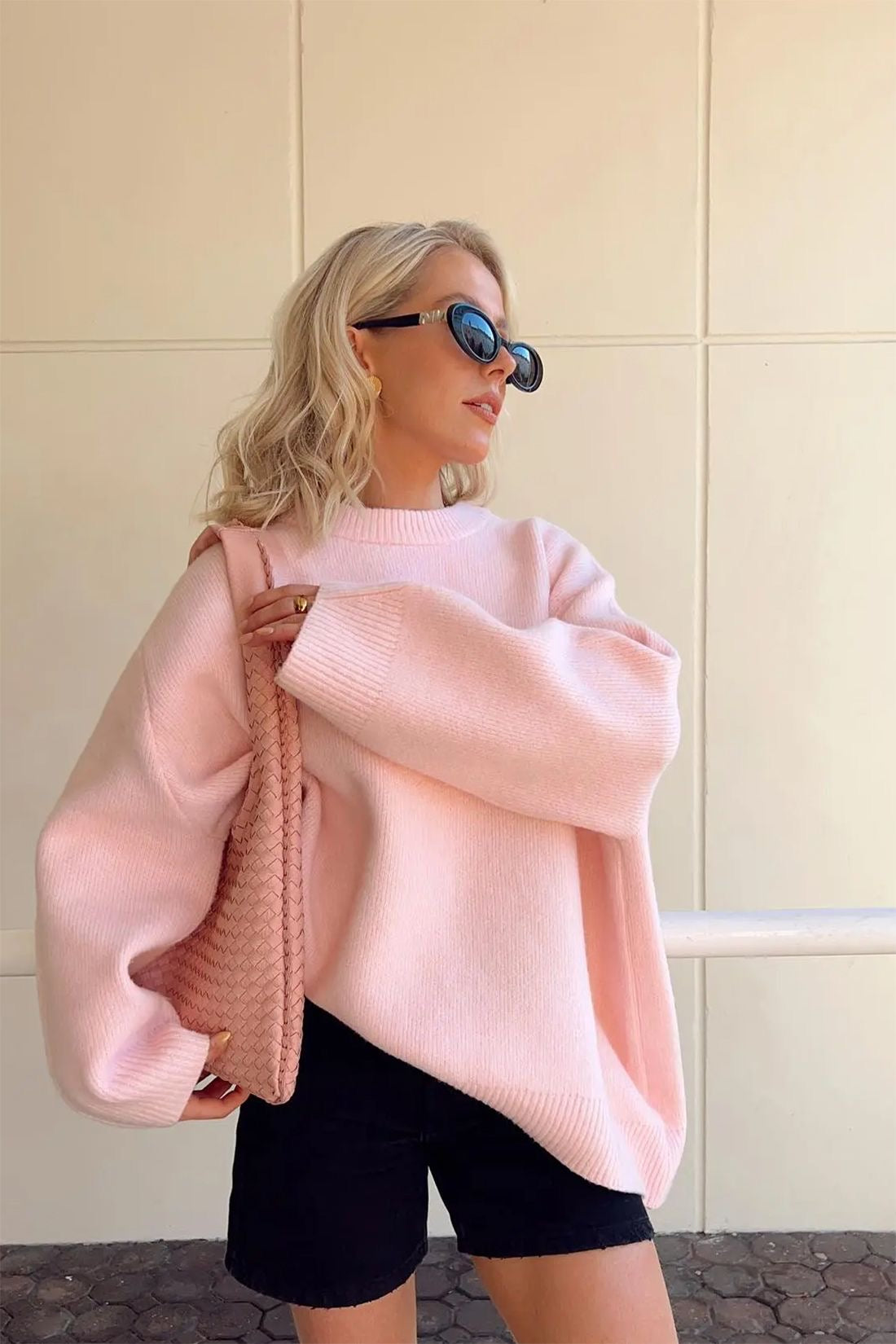 Pullover damski z luźnym krojem i długimi rękawami | L&V - 1 - Livia-Moda