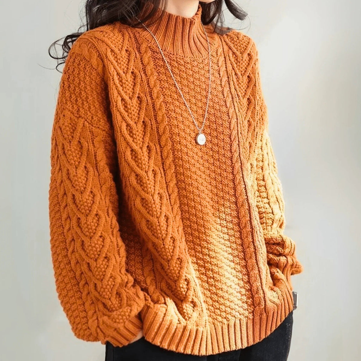 Pullover damski z kołnierzem stójkowym i luźnym krojem | L&V - 4 - Livia-Moda
