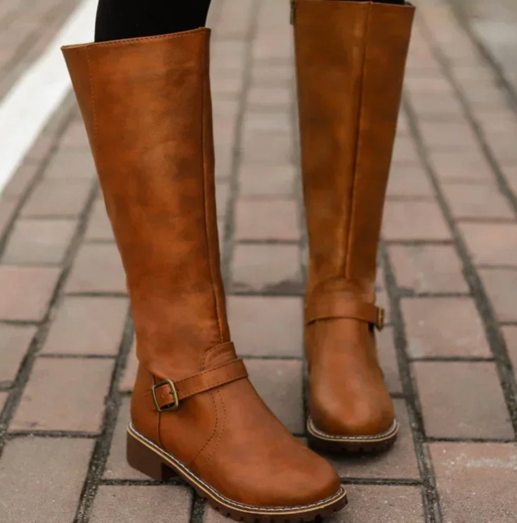 Botki damskie z wysoką cholewką i regulowanym detalem | L&V - 1 - Livia-Moda