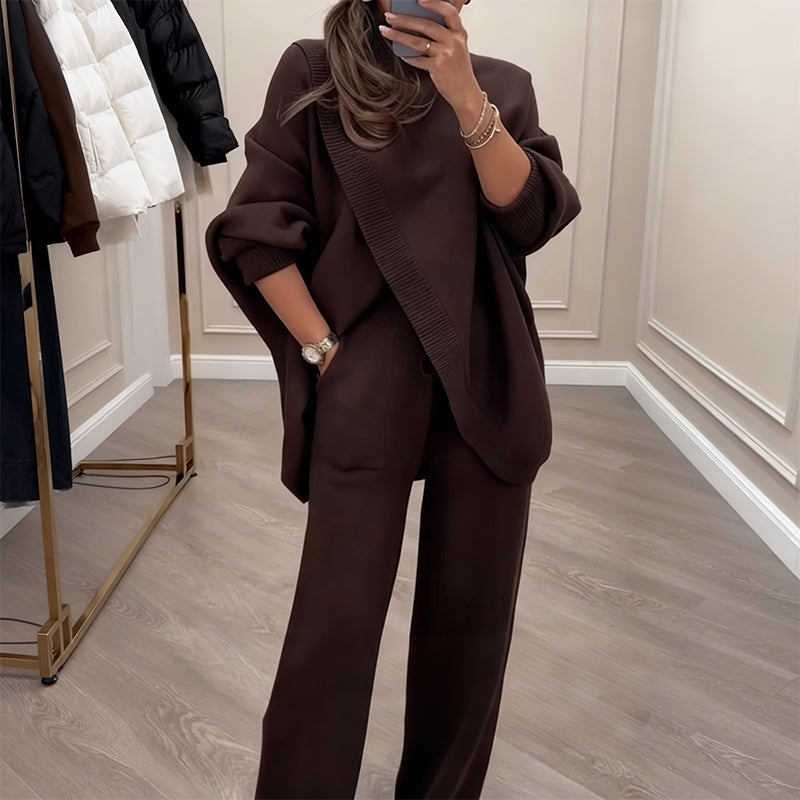 Stylowy zestaw damski z asymetrycznym swetrem i szerokimi spodniami | L&V - 6 - Livia-Moda