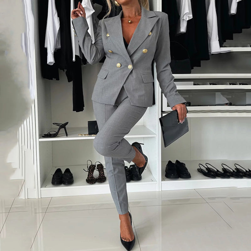 Blazer damski z dopasowanym krojem i podwójnymi guzikami | L&V - 1 - Livia-Moda