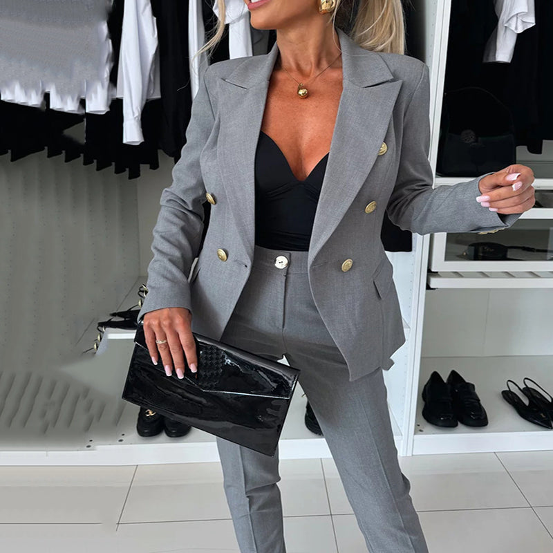 Blazer damski z dopasowanym krojem i podwójnymi guzikami | L&V - 3 - Livia-Moda
