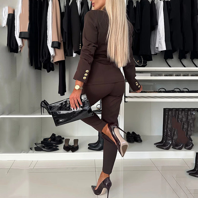 Blazer damski z dopasowanym krojem i podwójnymi guzikami | L&V - 7 - Livia-Moda