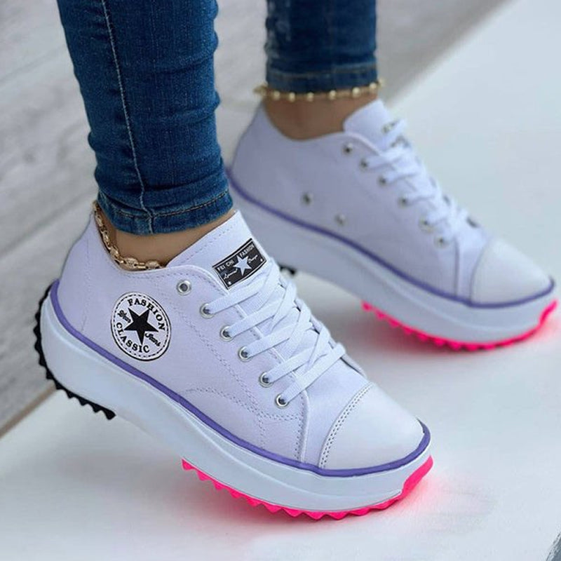 Sneakers damskie z luźnym krojem i wyrazistą podeszwą | L&V - 1 - Livia-Moda