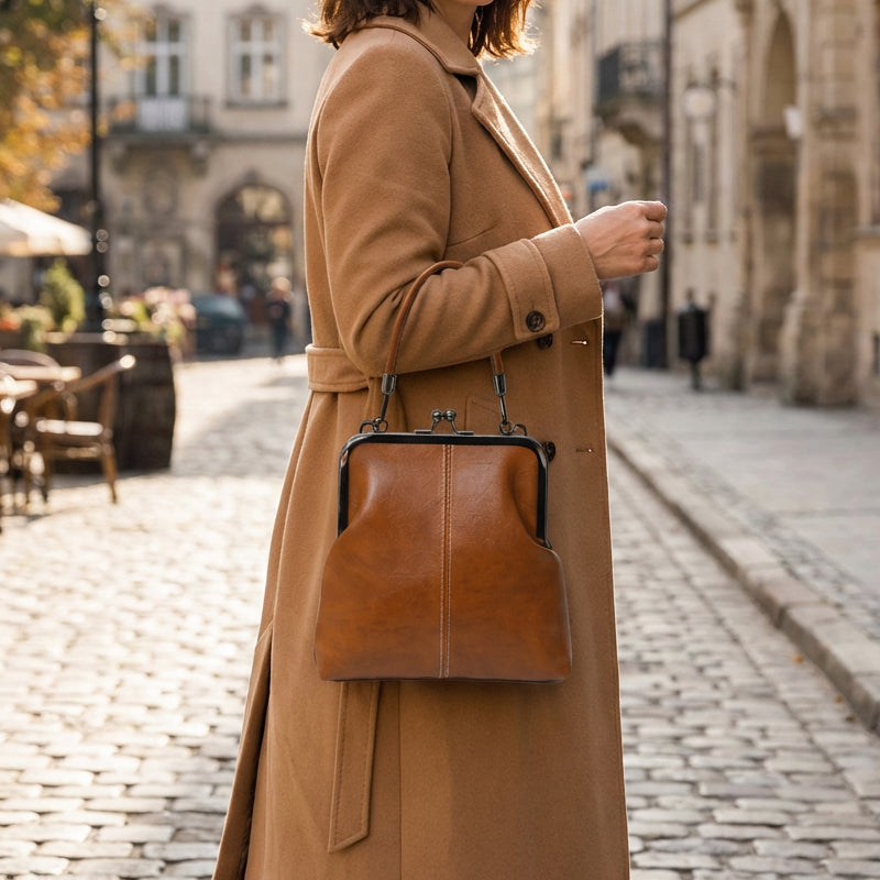 Torebka damska z vintage zapięciem i dwoma stylami noszenia | L&V - 1 - Livia-Moda