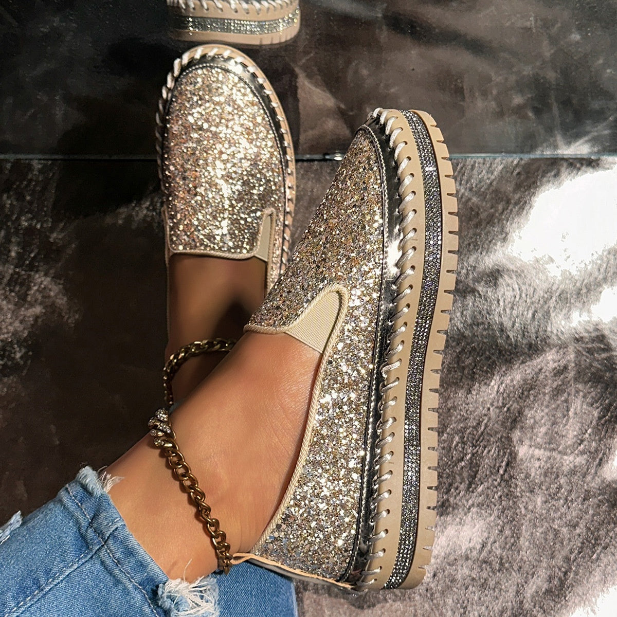 Buty Slip-On damskie z dekoracyjnymi akcentami | L&V - 10 - Livia-Moda