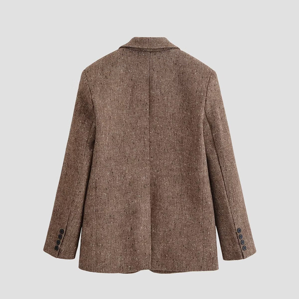 Blazer damski z klasycznymi klapami i naszytymi kieszeniami | L&V - 2 - Livia-Moda
