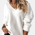Pullover damski z dekoltem w serek i luźnym krojem | L&V - 1 - Livia-Moda