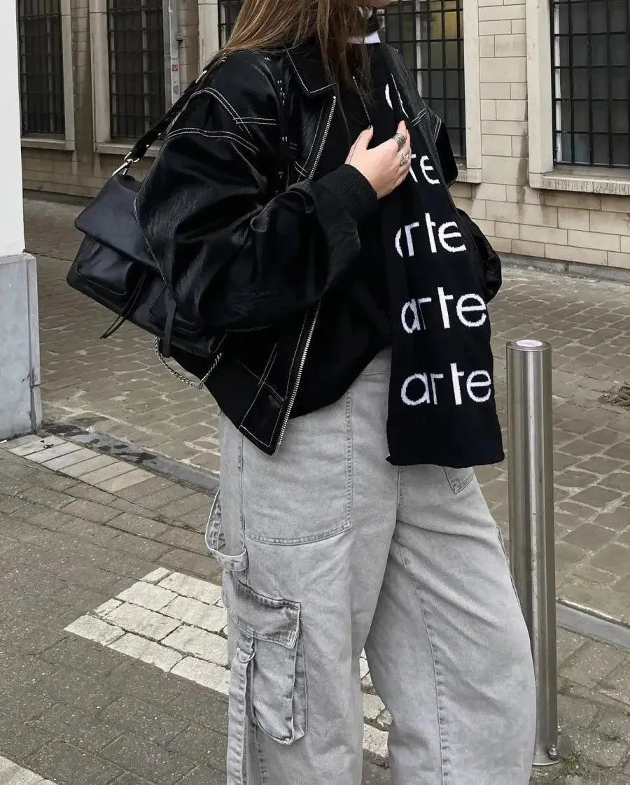Kurtka damska z oversize'owym krojem i sportowym stylem | L&V - 5 - Livia-Moda