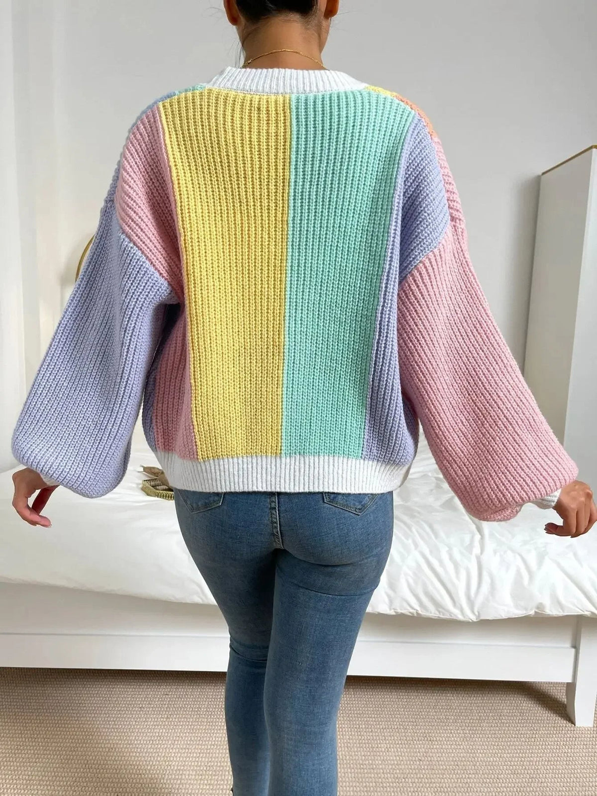 Damski kardigan z luźnym krojem i szerokimi rękawami - 3 - Livia-Moda