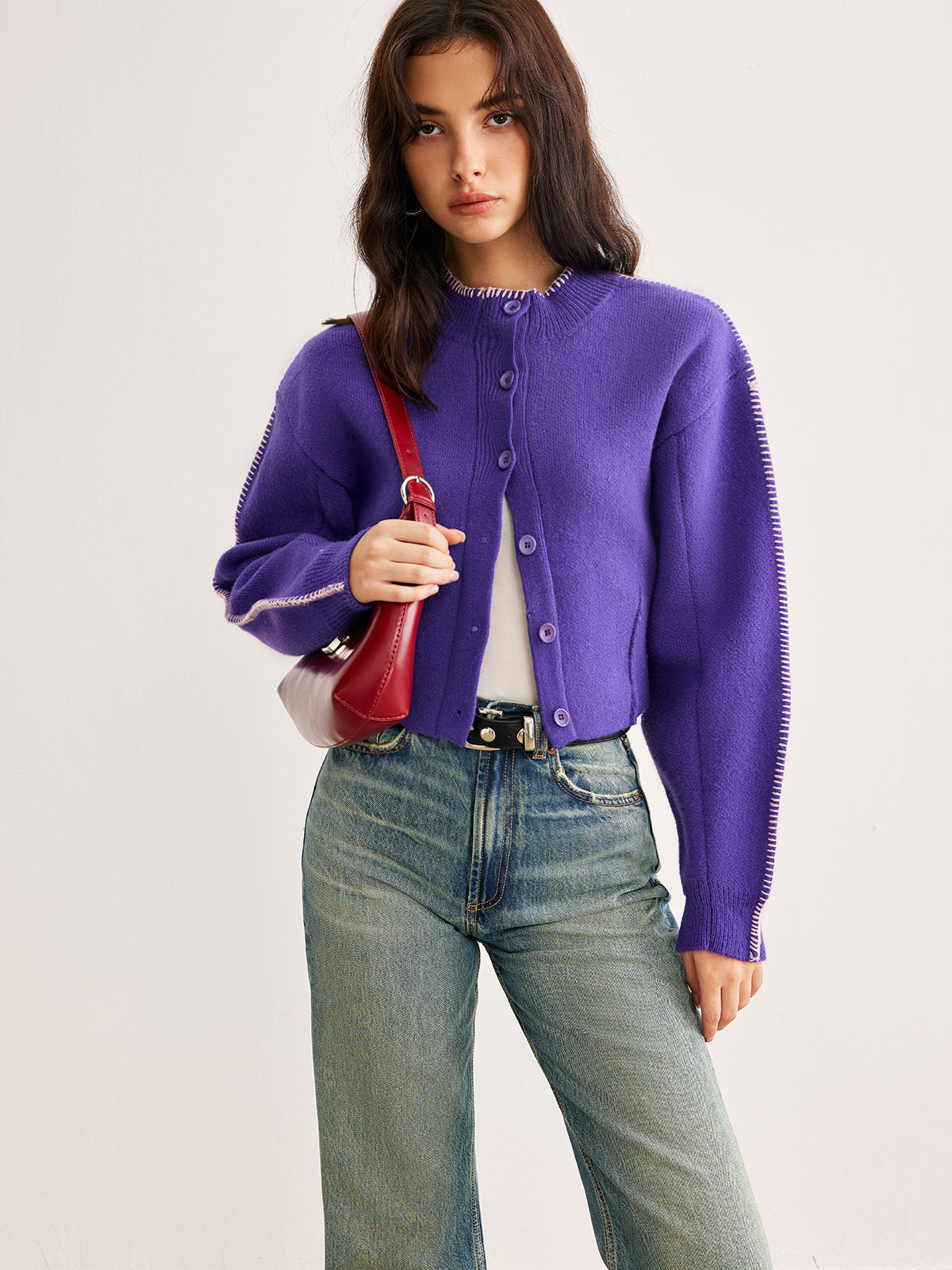 Cardigan Damski - Krótki Krój z Guzikami i Kontrastowymi Szwami | L&V - 2 - Livia-Moda