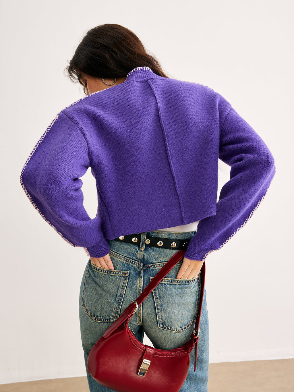 Cardigan Damski - Krótki Krój z Guzikami i Kontrastowymi Szwami | L&V - 5 - Livia-Moda