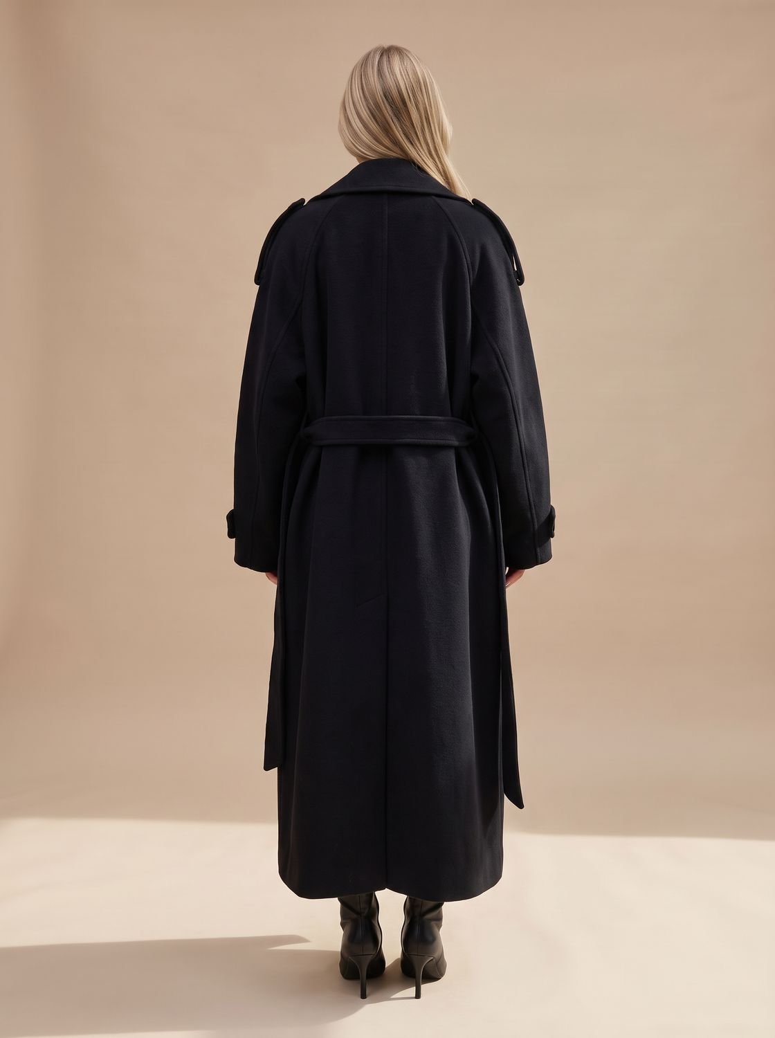 Płaszcz Trench damski z paskiem i luźnym krojem - 4 - Livia-Moda
