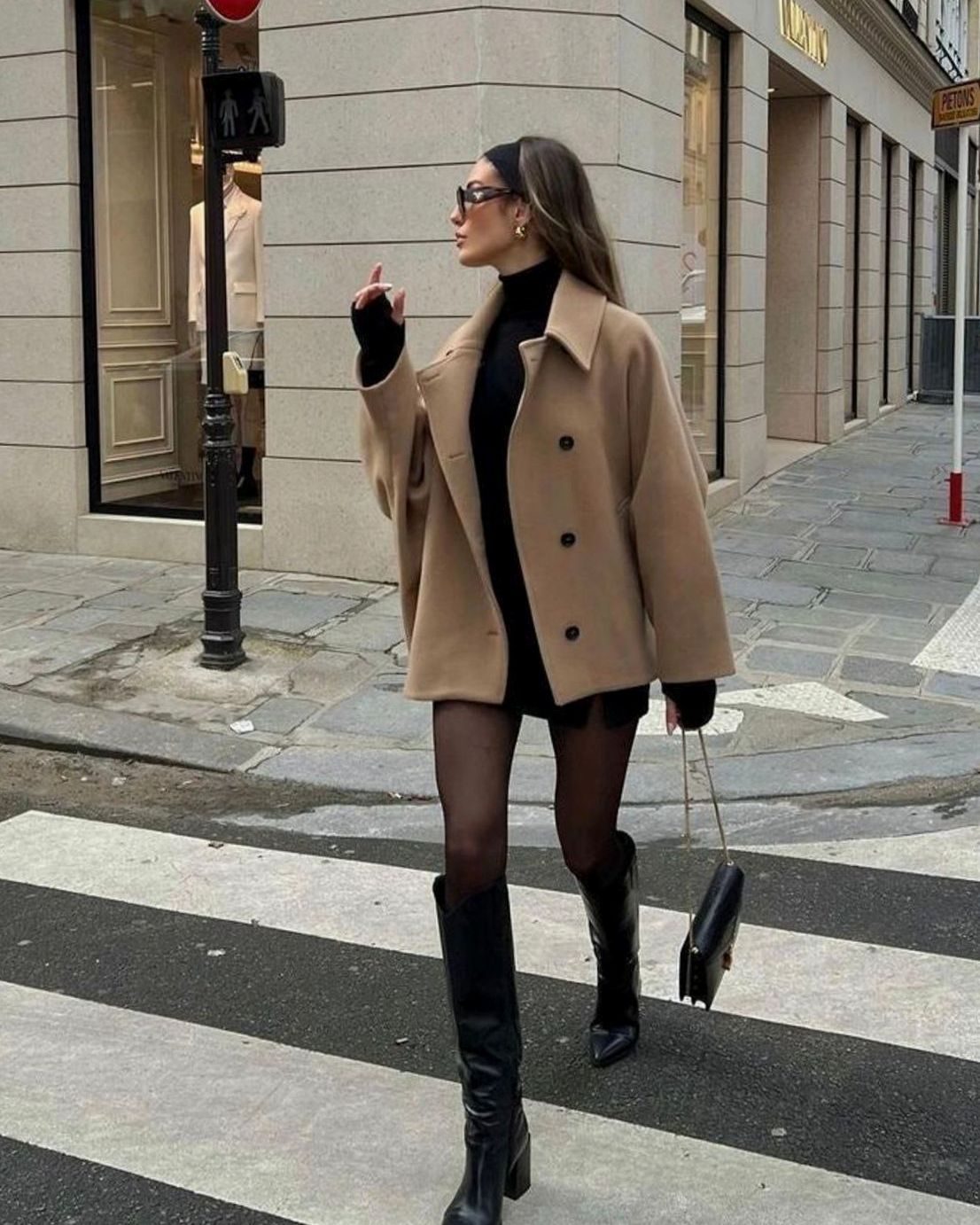 Damski płaszcz oversize z zapięciem na guziki i luźną sylwetką - 1 - Livia-Moda