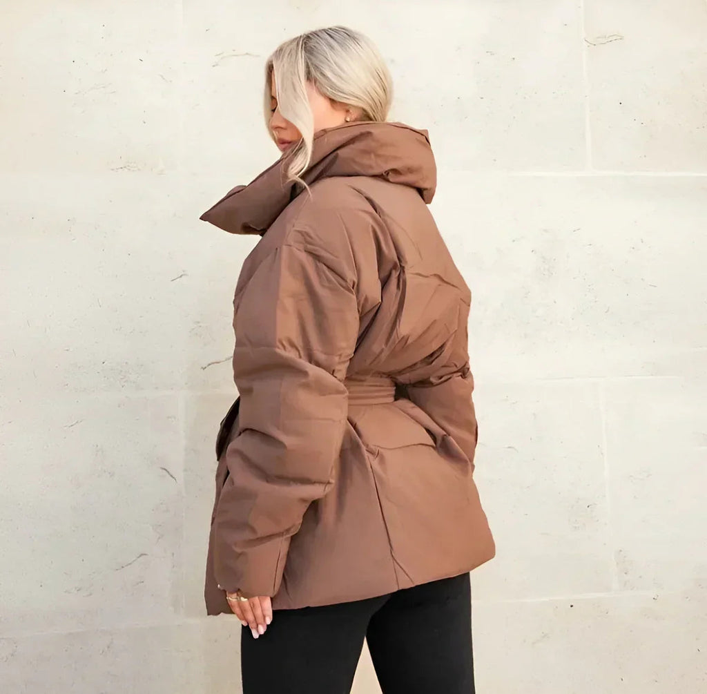 Kurtka damska oversize z dużym kołnierzem i paskiem - 7 - Livia-Moda