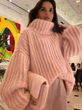 Pullover damski - Luźny krój z wysokim kołnierzem - 2 - Livia-Moda