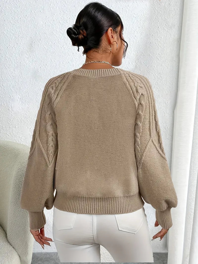 Pullover damski z luźnym krojem i bufkami na rękawach - 6 - Livia-Moda