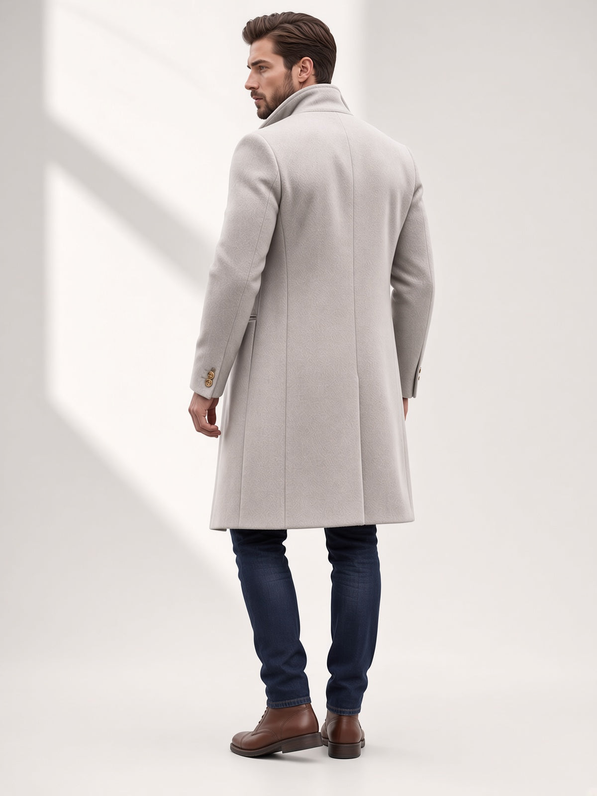 Płaszcz męski klasyczny z długim krojem i eleganckimi detalami - 6 - Livia-Moda