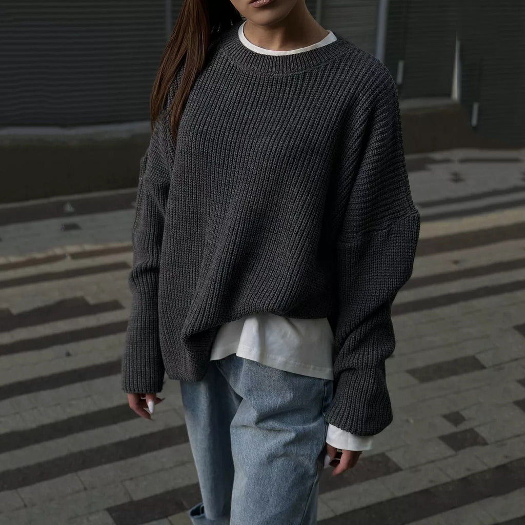 Pullover damski z okrągłym dekoltem i luźnym krojem - 10 - Livia-Moda