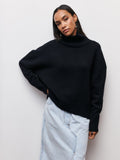 Pullover damski z kołnierzem stójkowym i luźnym krojem - 2 - Livia-Moda