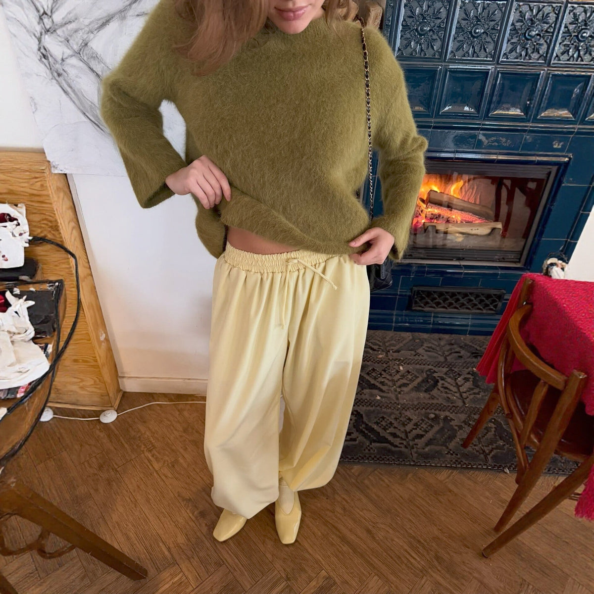 Pullover damski z okrągłym dekoltem i luźnym krojem - 10 - Livia-Moda