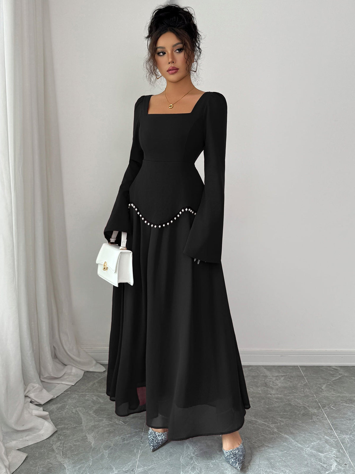 Sukienka maxi damska z kwadratowym dekoltem i długimi rękawami - 9 - Livia-Moda