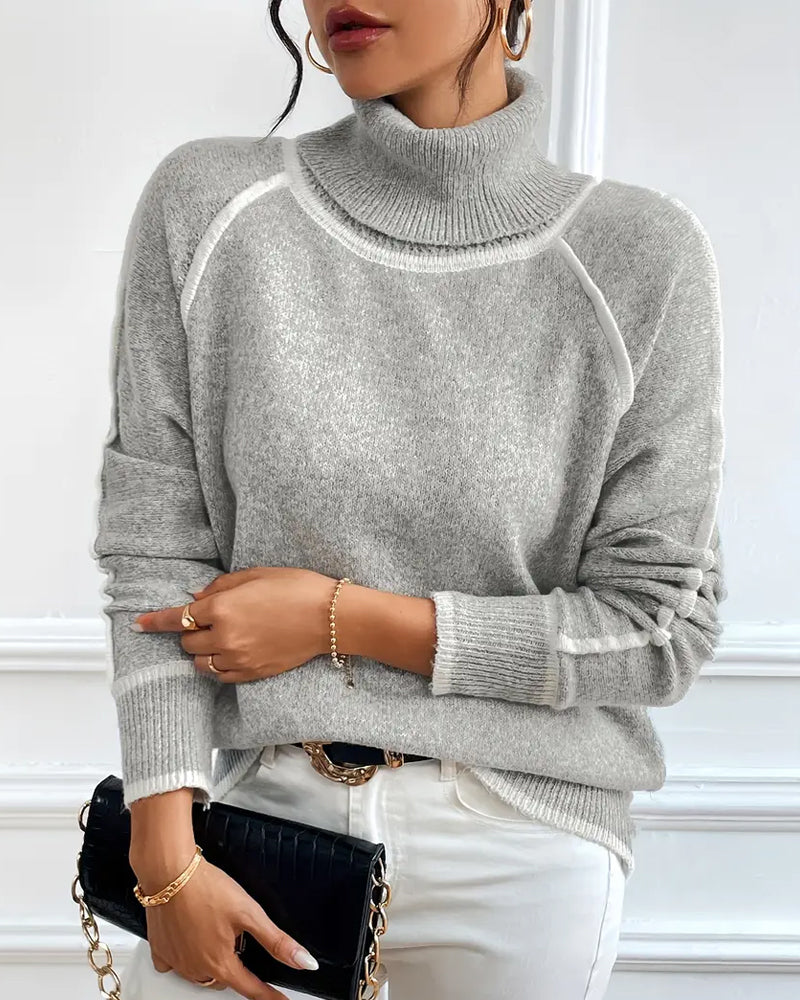 Sweter damski z wysokim kołnierzem i kontrastowymi detalami - 2 - Livia-Moda