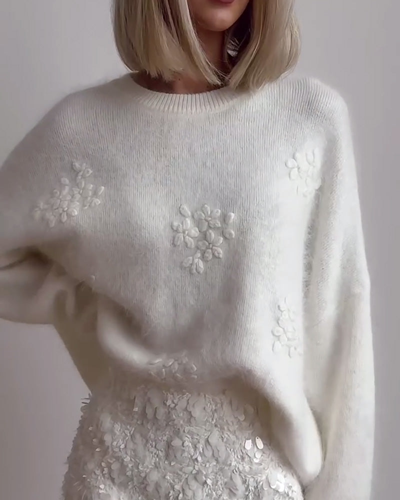 Pullover damski oversize z okrągłym dekoltem i kwiatowym wzorem - 3 - Livia-Moda