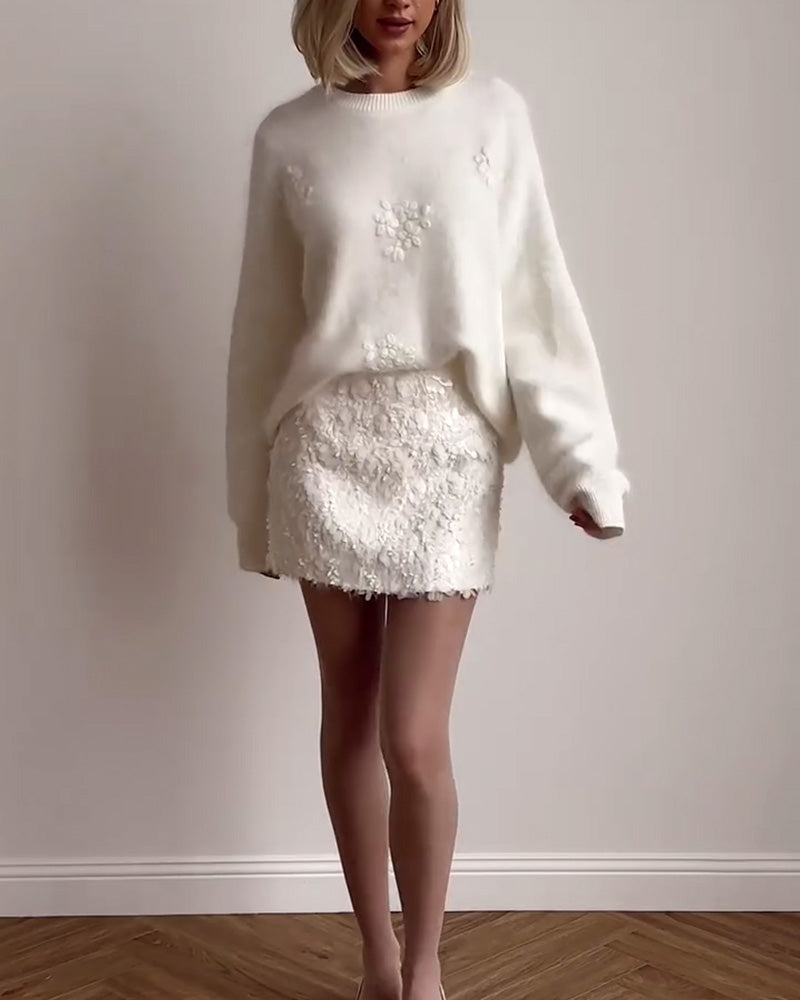 Pullover damski oversize z okrągłym dekoltem i kwiatowym wzorem - 4 - Livia-Moda