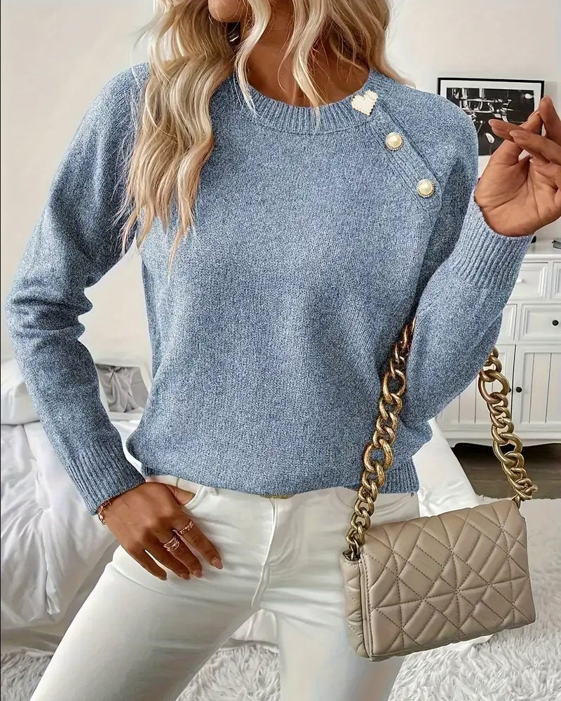 Pullover damski z długim rękawem i dekoracyjnymi guzikami - 11 - Livia-Moda