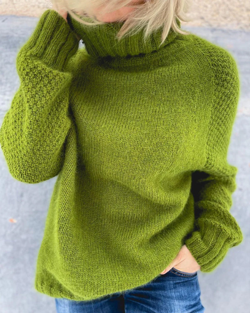 Pullover damski z wysokim kołnierzem i luźnym krojem - 2 - Livia-Moda