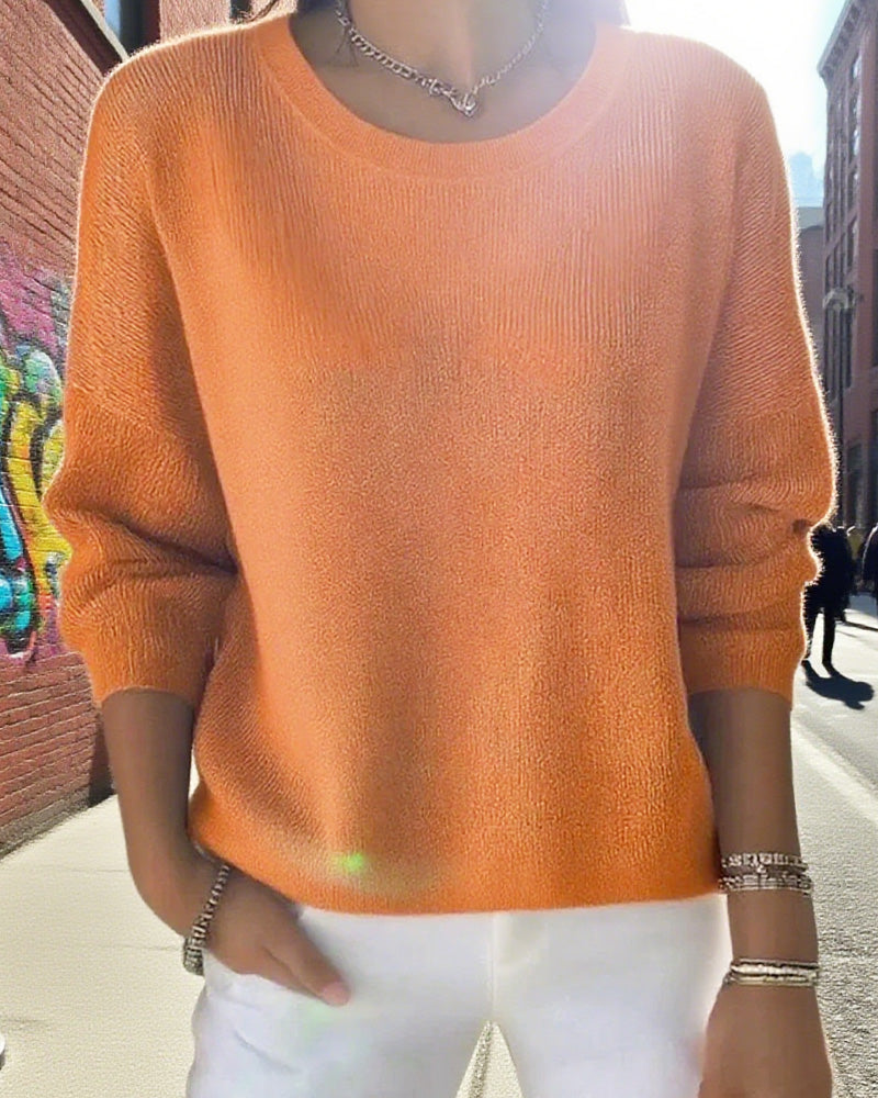 Pullover damski z okrągłym dekoltem i długimi rękawami w świeżym różu - 5 - Livia-Moda