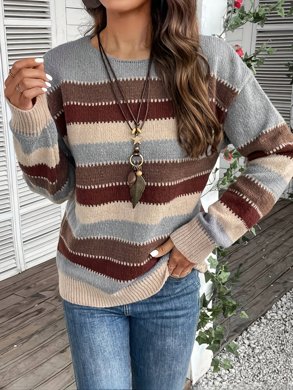 Pullover damski w paski z okrągłym dekoltem i długim rękawem - 4 - Livia-Moda