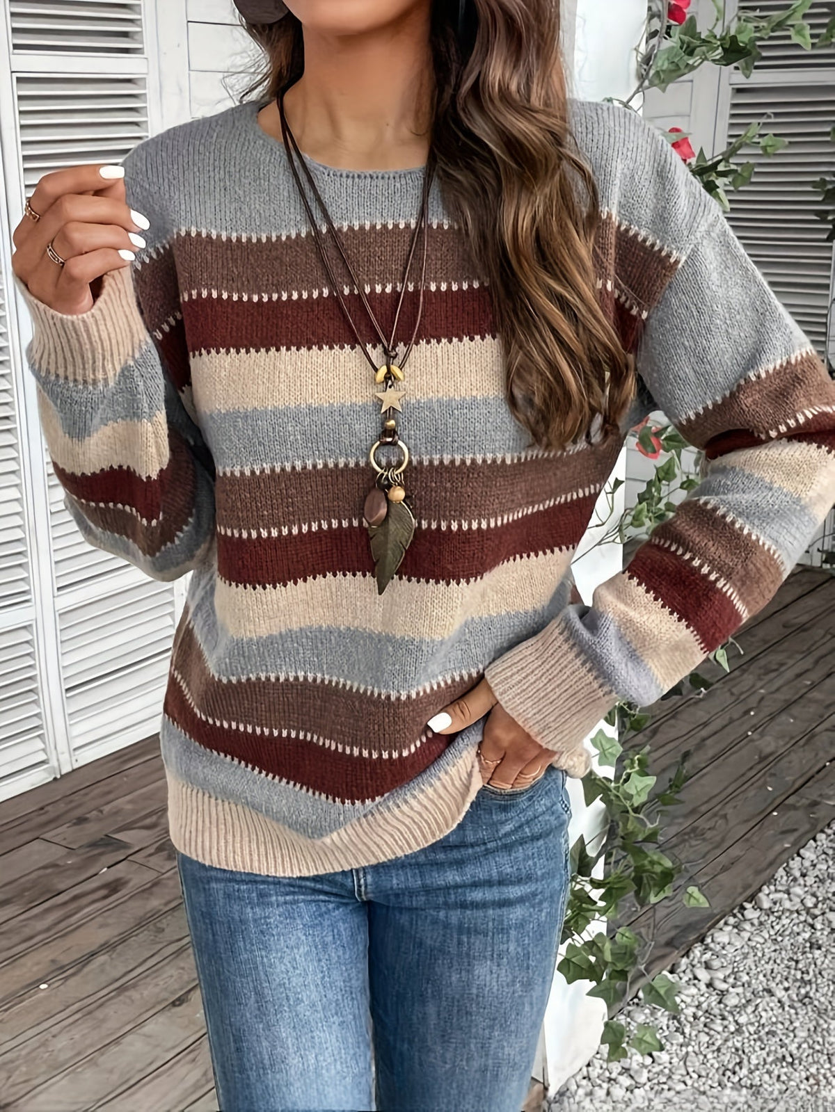 Pullover damski w paski z okrągłym dekoltem i długim rękawem - 4 - Livia-Moda