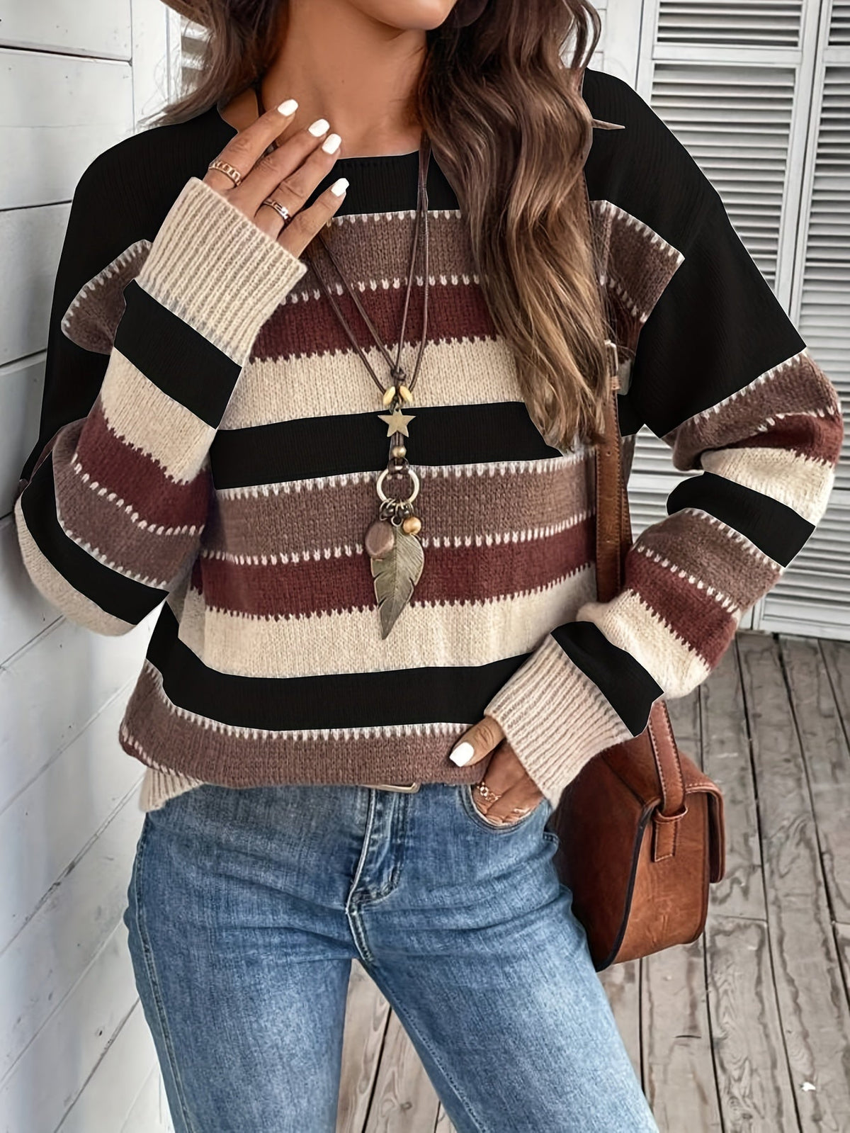Pullover damski w paski z okrągłym dekoltem i długim rękawem - 9 - Livia-Moda