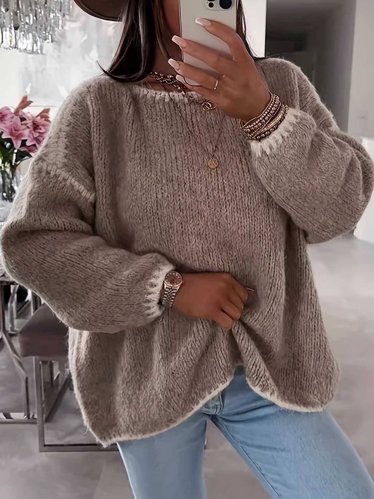 Pullover damski luźny z dekoltem U i szerokimi rękawami - 2 - Livia-Moda