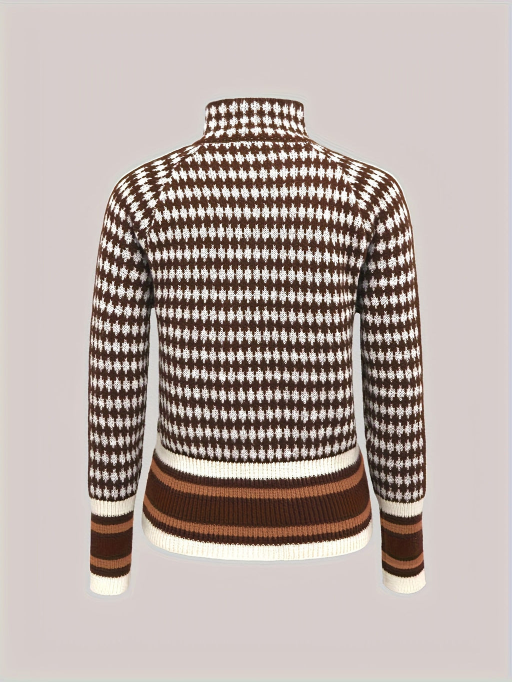 Sweter damski z kołnierzem stójkowym w wzór w kratę - 2 - Livia-Moda