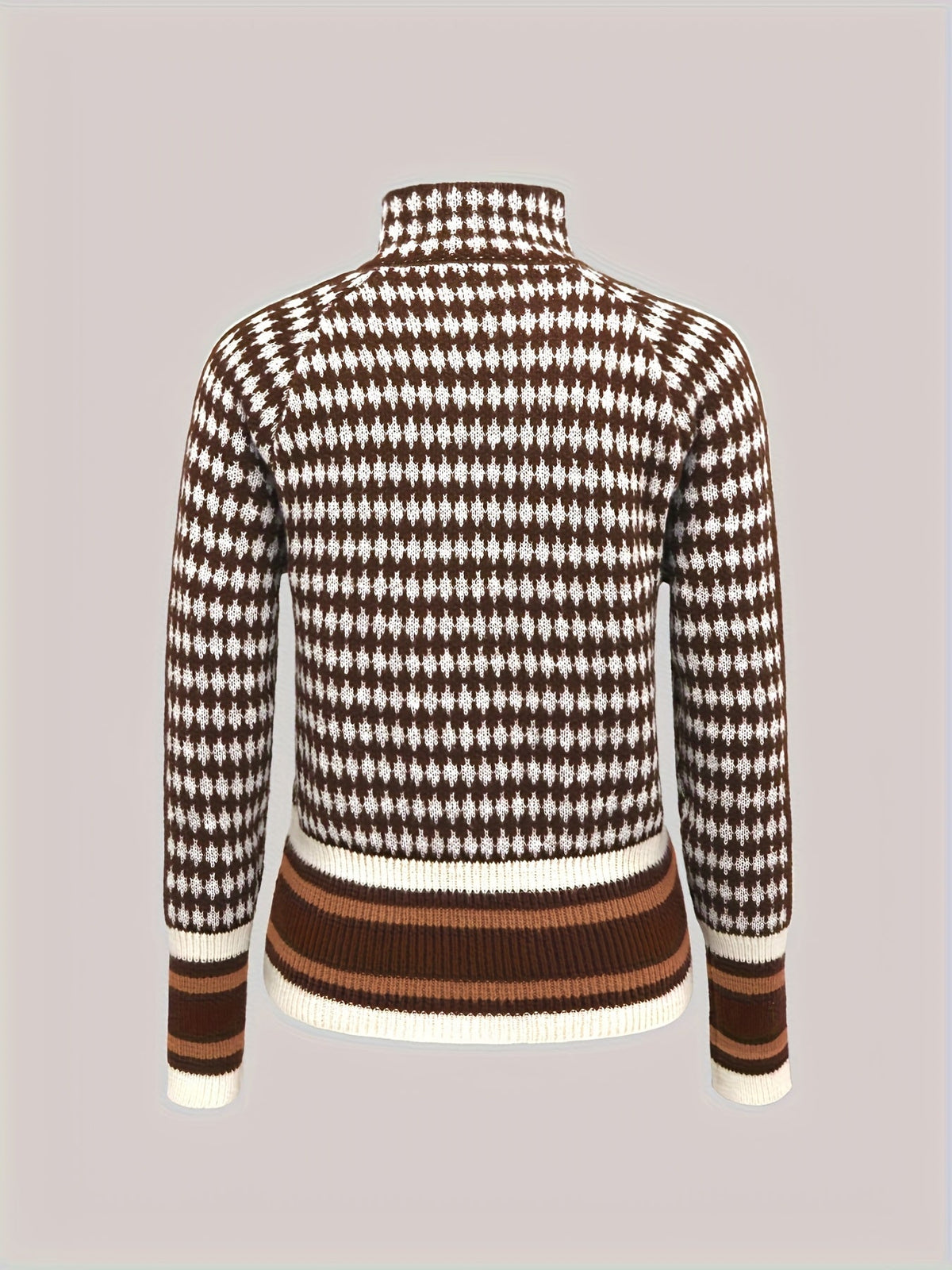 Sweter damski z kołnierzem stójkowym w wzór w kratę - 2 - Livia-Moda