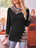 Pullover damski z kapturem, długi rękaw, guziki na boku - 2 - Livia-Moda