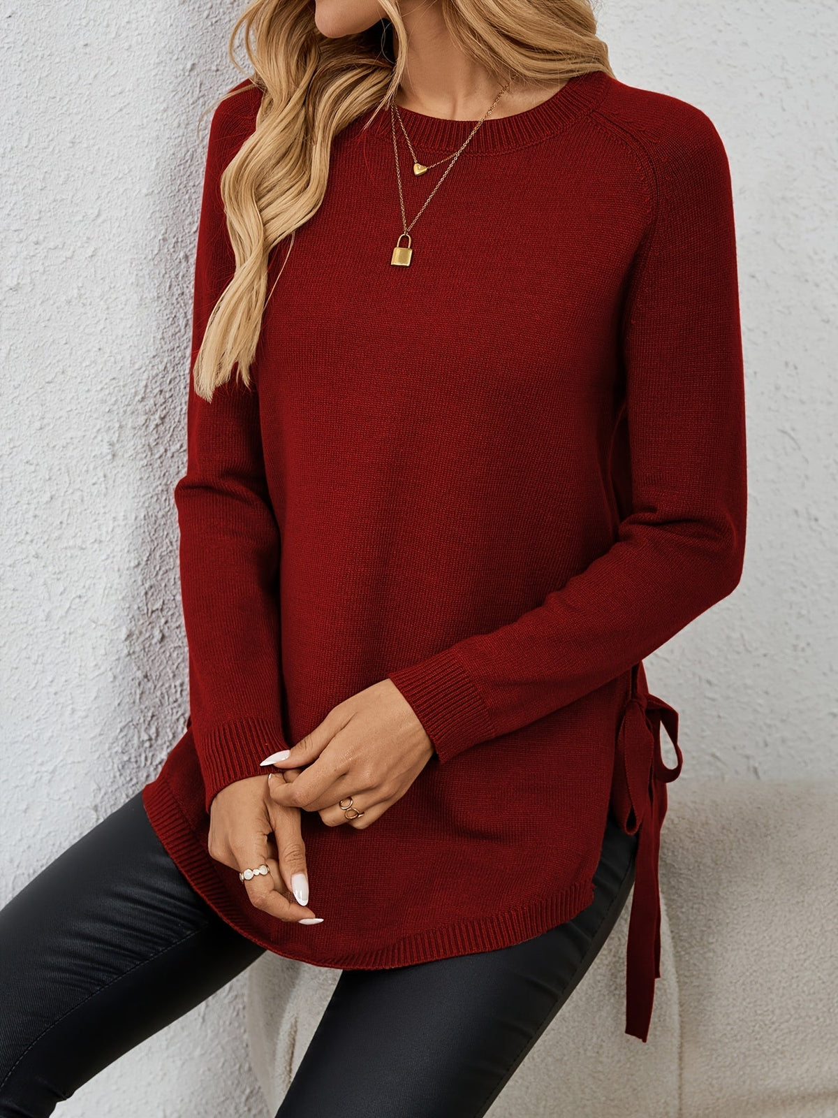 Pullover damski z długim rękawem i rozcięciami - 4 - Livia-Moda