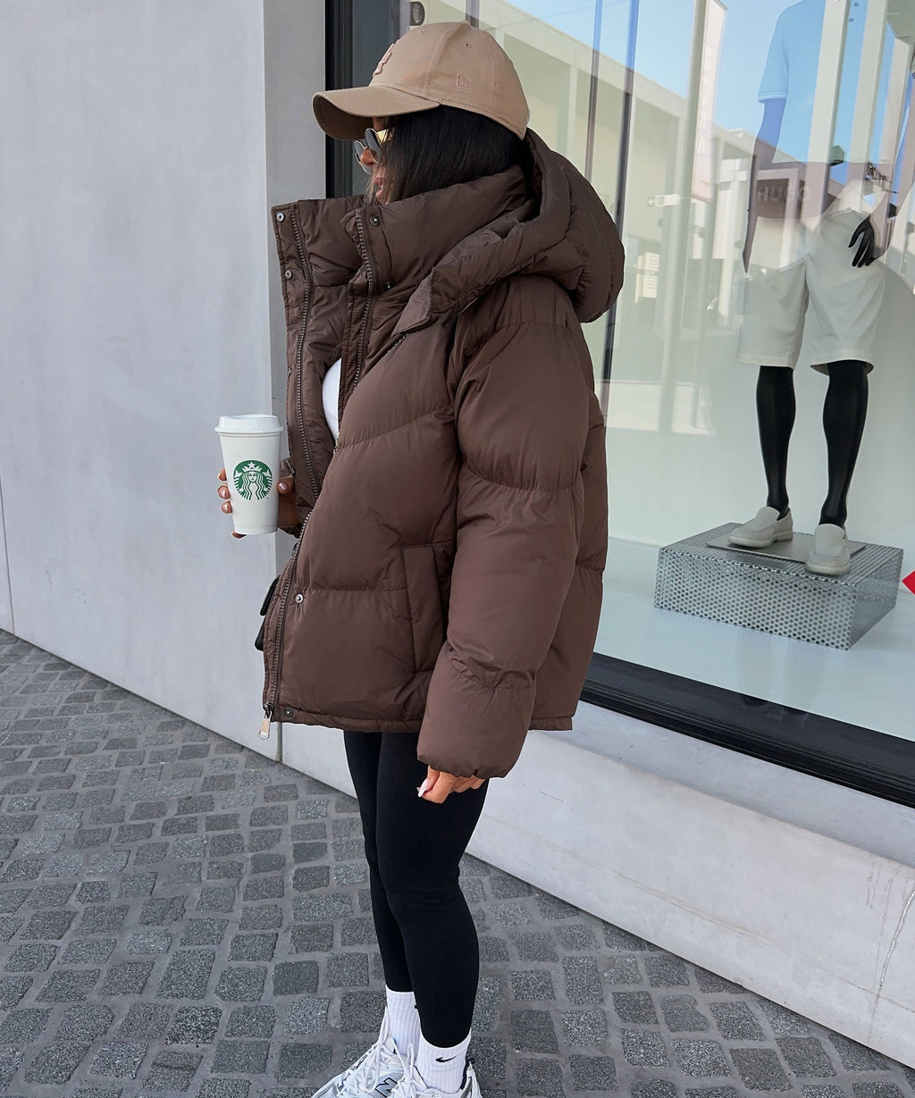 Kurtka puchowa damska z kapturem i oversize'owym krojem - 5 - Livia-Moda