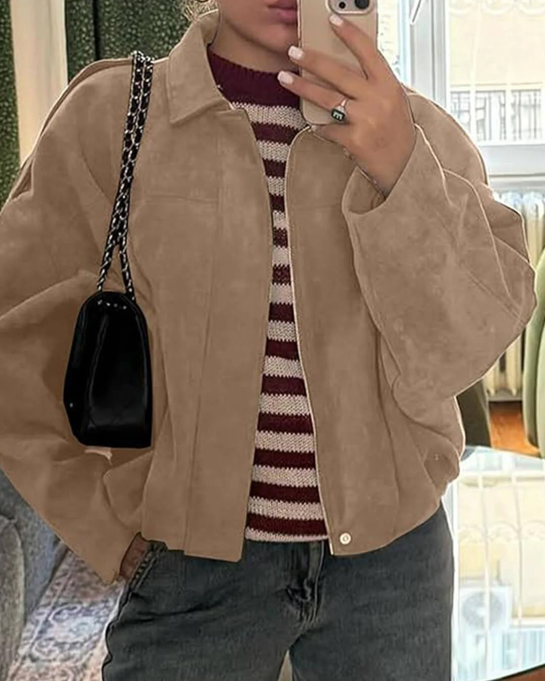 Kurtka damska oversize z strukturalnym kołnierzem i kieszeniami - 7 - Livia-Moda