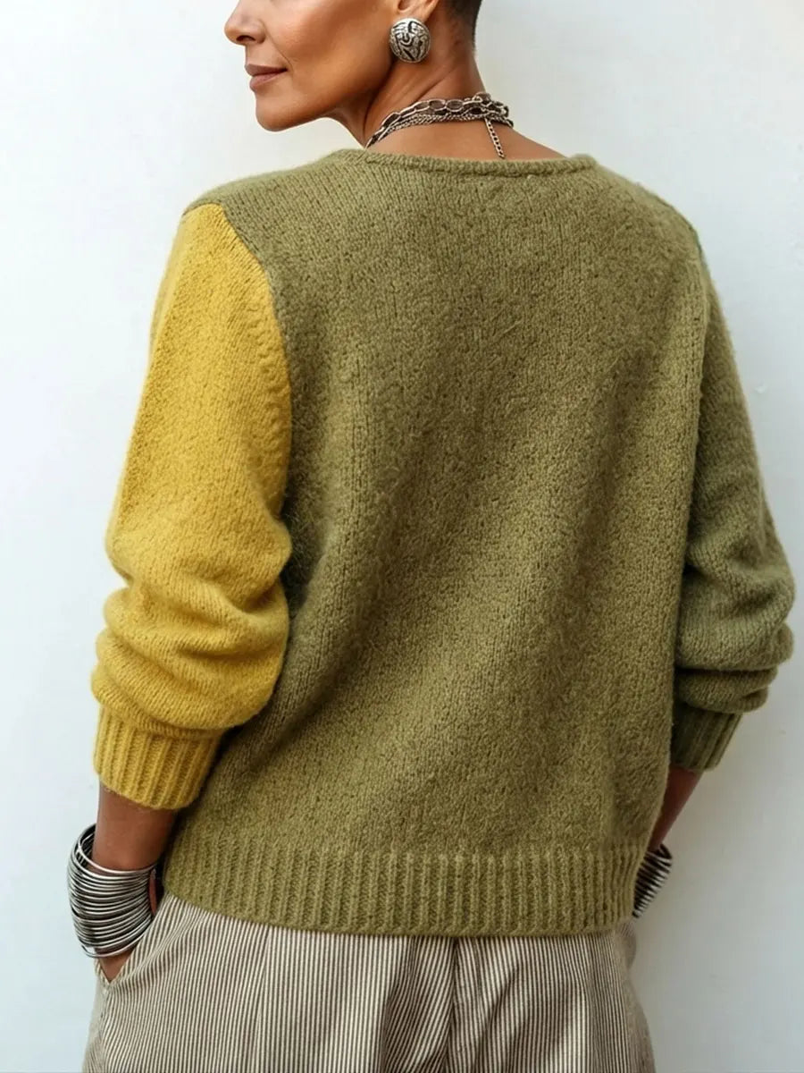 Pullover damski asymetryczny z guzikami i długimi rękawami - 3 - Livia-Moda