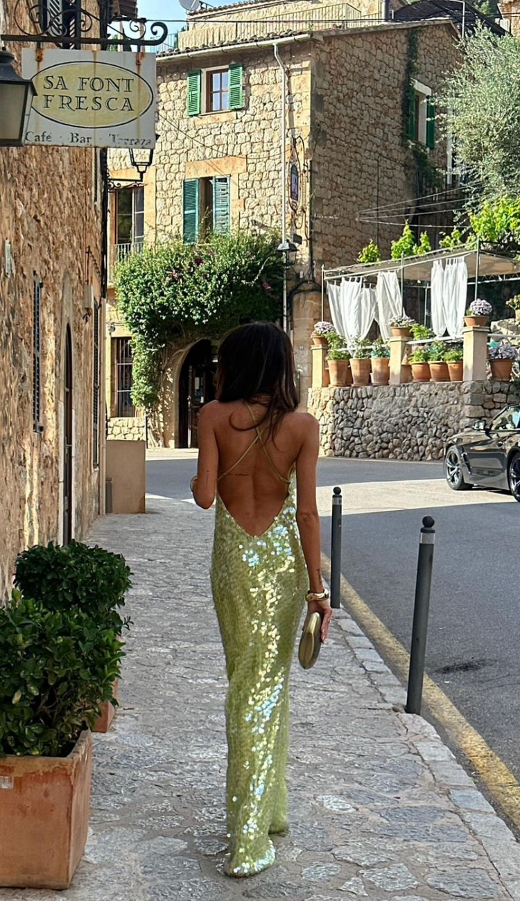 Selena – Damska cekinowa sukienka maxi w kolorze limonkowym