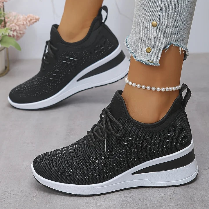 Amelia - Damskie białe sneakersy z kryształkami