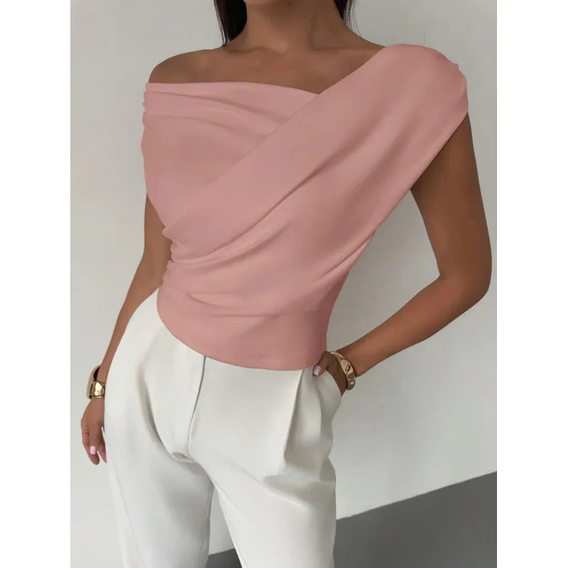 Leoni – Elegancka bluzka damska z drapowanym ramieniem
